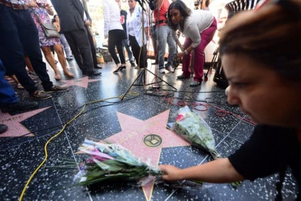 La muerte de Joan Rivers ha paralizado al mundo, muchos de sus seguidores aún no pueden creer que haya pertido.