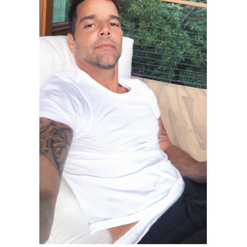 Con la misma emotividad habló de su hijo 
<b><a href="https://www.univision.com/famosos/con-una-tierna-foto-ricky-martin-y-su-esposo-anuncian-el-nacimiento-de-su-cuarto-hijo-fotos">recién nacido Renn</a></b>, quien llegó al mundo a finales de octubre.