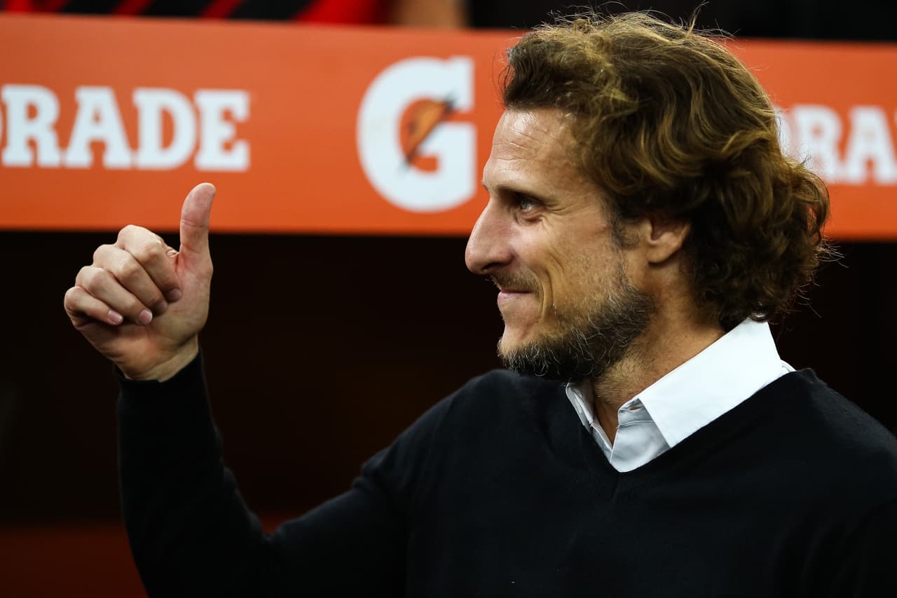 Forlán aplaude llegada de Suárez al Atlético de Madrid 