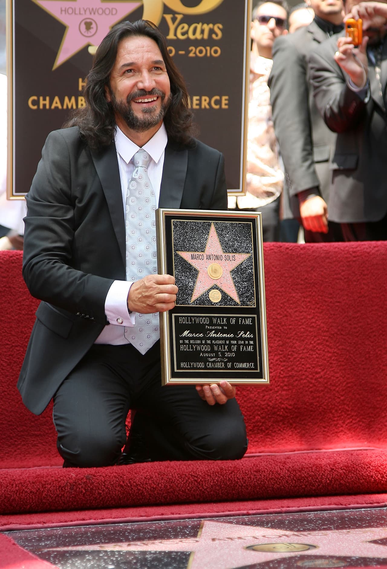 <b>Marco Antonio Solís</b> es considerado unos de los mejores exponentes de su arte, por lo que fue honrado con su estrella en 2010.