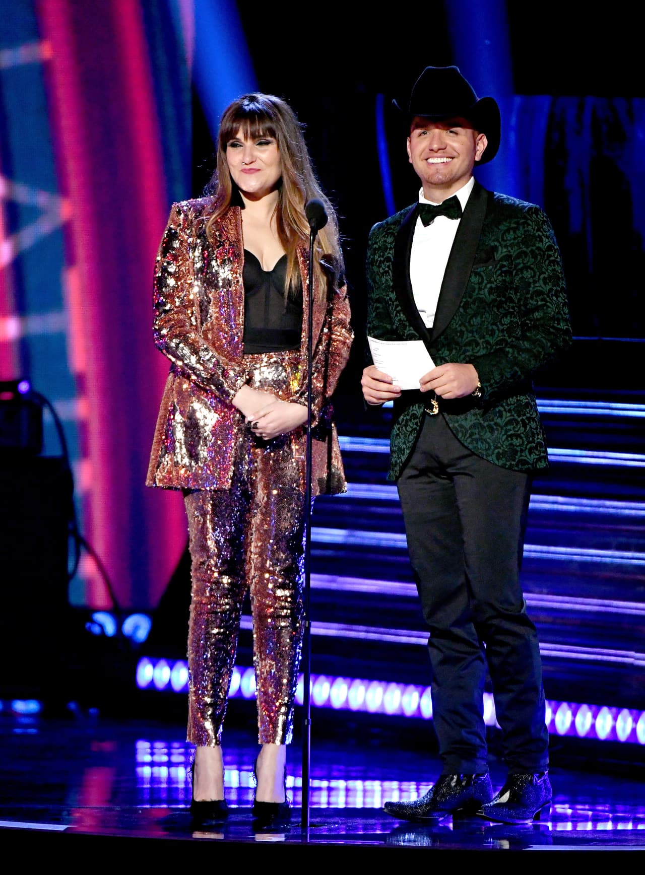 Rozalén y El Dasa anunciaron el empate entre Calibre 50 y el Grupo Pesado en la categoría de Mejor Álbum de Música Norteña.