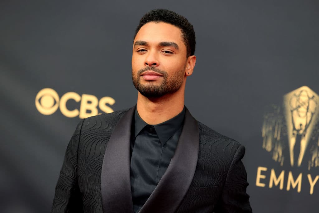 Sin nuevos proyectos anunciados Regé-Jean Page tiene un gran camino por delante, pero siempre será recordado como el galante duque Simon Basset.