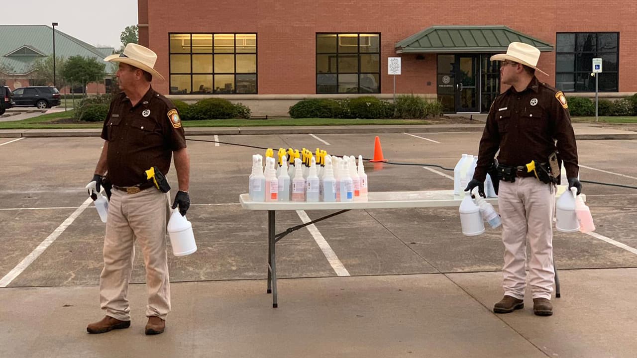 La fabricante de sistemas de desinfección DENORA instaló un centro de distribución móvil en el 1521 Eugene Heimann Circle en Richmond, Texas.