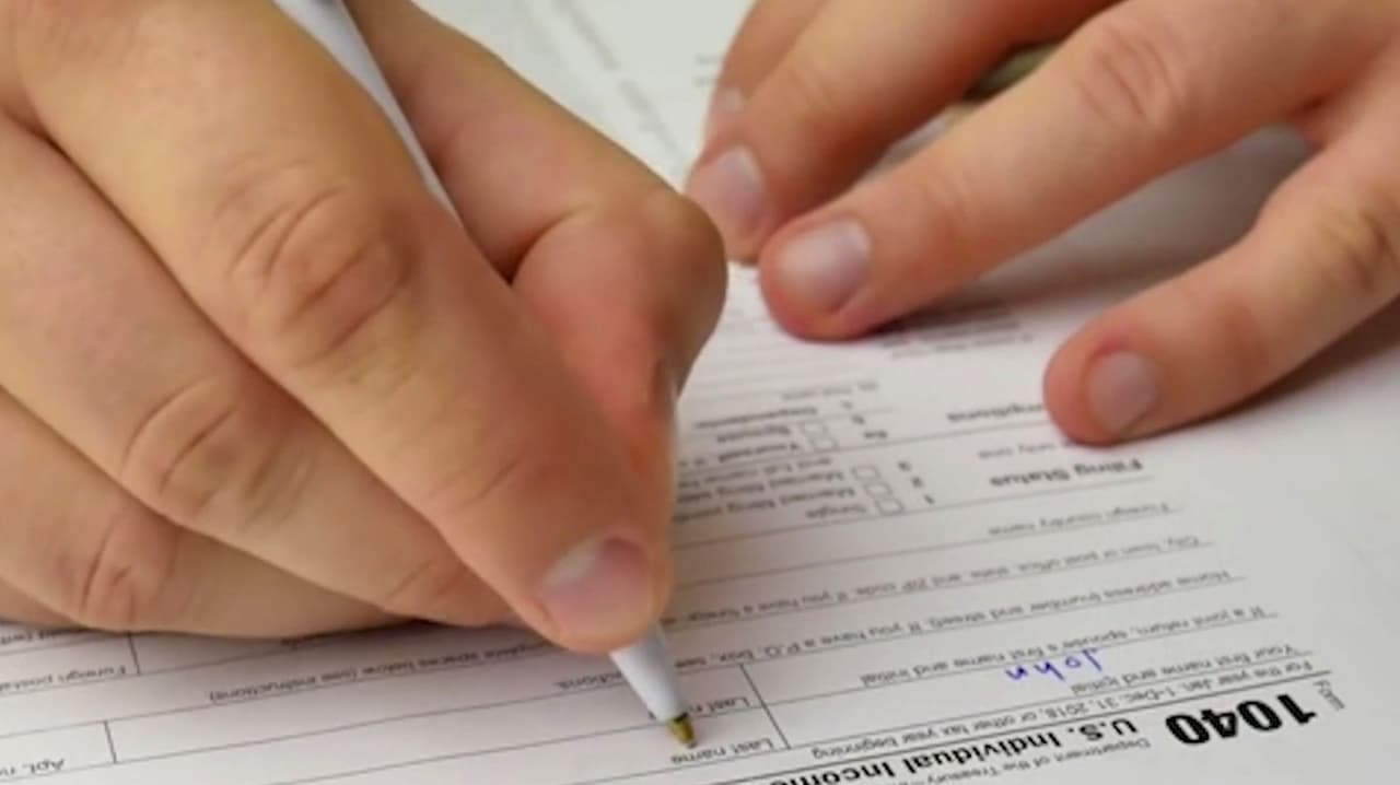 Aumentan estafas de impuestos antes del 15 de abril, fecha límite para presentar su declaración