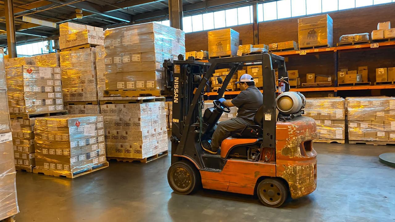 De esta forma la empresa ha podido mantener a todos sus trabajadores e incluso ha tenido que contratar más empleados para poder cumplir con la demanda del producto.