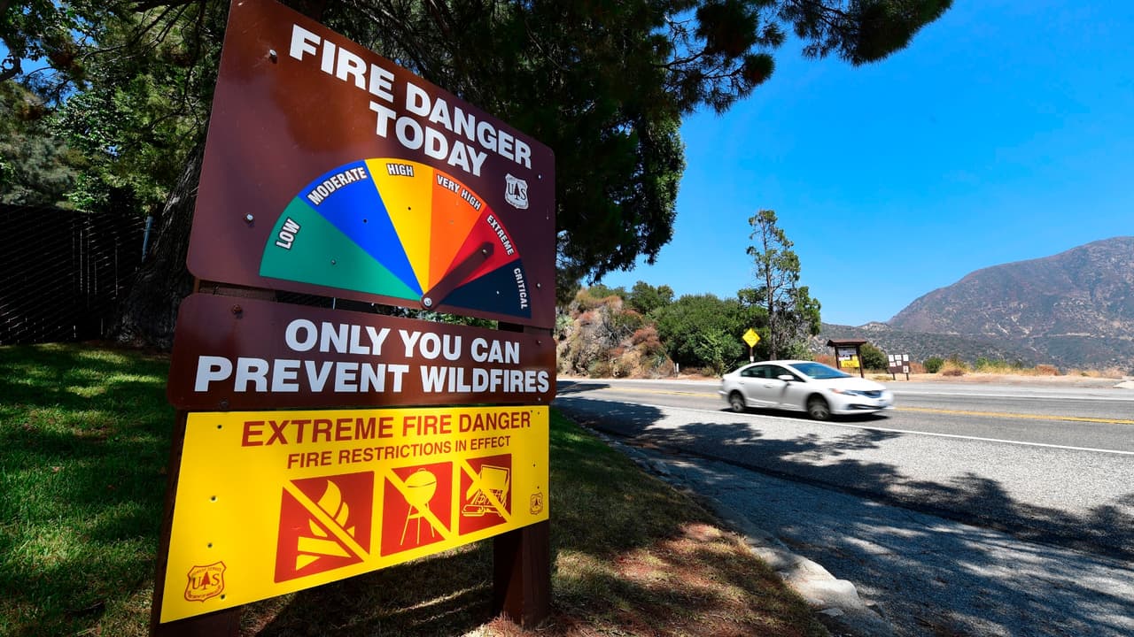 Un sistema de alta presión que se encuentra posicionado sobre el sur de California brindará condiciones muy peligrosas para todos los condados. Las fuertes ráfagas de viento, combinadas con la baja humedad, podrían aumentar el riesgo de incendios.