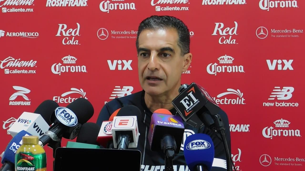 Paiva revela que problema de salud de Juan Escobar es del corazón