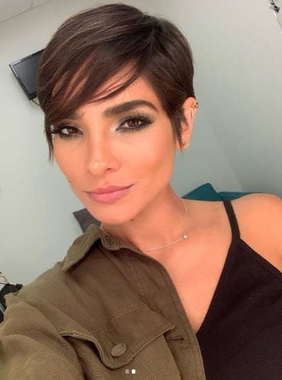 "Estoy contenta, a mí me fascina cambiar, y creo que cuando se da la oportunidad de que sea por algo que te gusta, vale la pena totalmente", nos dijo Alejandra en una entrevista el pasado 17 de julio, unos días antes de que se cortara el pelo.