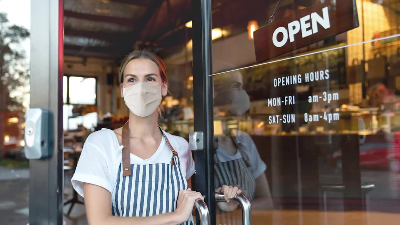 Entra en vigor el 'Safe Pass LA' y así cambiará la entada a tus negocios favoritos en la ciudad