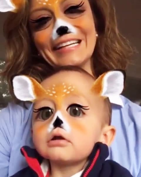 La actriz no duda ni un momento en divertirse con su hijo, usando los filtros de las redes sociales para pasar ratos inolvidables junto a él.