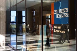 Juez falla en contra de American Express en caso de prácticas antimonopolio