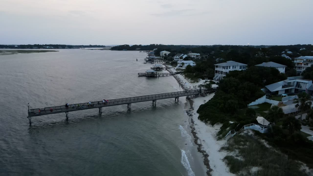 Desde tierra o desde el aire, las vistas de Back River Beach impresionan por su belleza.