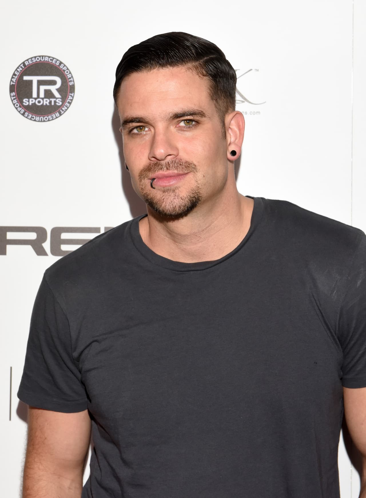 Hace años fue demandado por una ex novia, llamada Roxanne Gorzela.