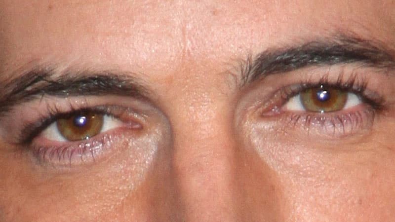 Sólo te podemos decir que él es uno de los cubanos más sensuales de la televisión.