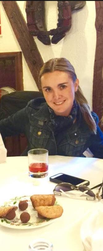 "Imagínate, casarte en una situación como esta", reflexionó la recordada actriz, "de cualquier escenario que nos hubiéramos planteado, este fue el que menos pensamos, así́ que 
<b>con mucho dolor y mucha tristeza</b> decidimos suspender la fiesta". 
<br>