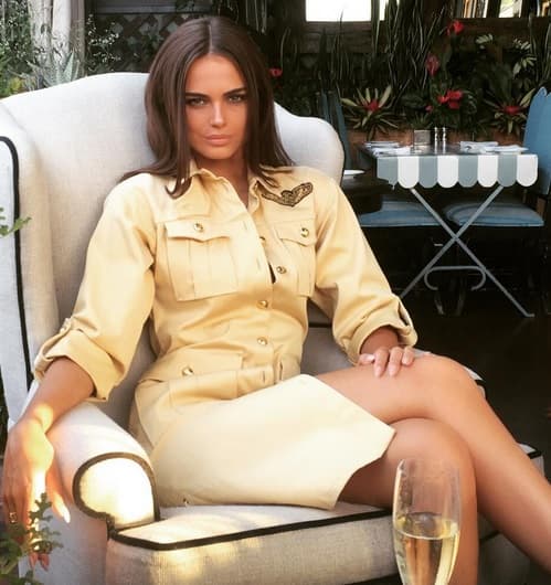 Xenia corrió con suerte... porque ya sabemos que cuando a las 'Beliebers' no les agrada una de las novias de Justin, ¡se le van con todo!