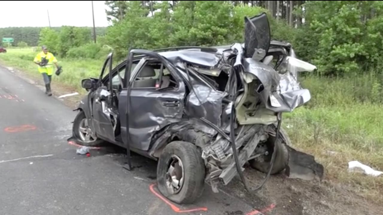 Una madre muere y dos niños resultan heridos tras accidente al noreste de Houston