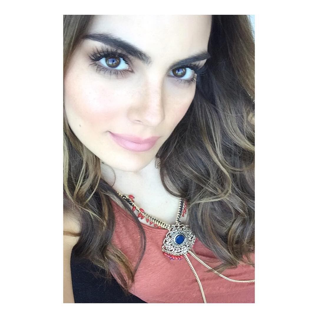 Claro que hay quienes dudan de su naturalidad, dicen que se operó la nariz, ¿tú que opinas?