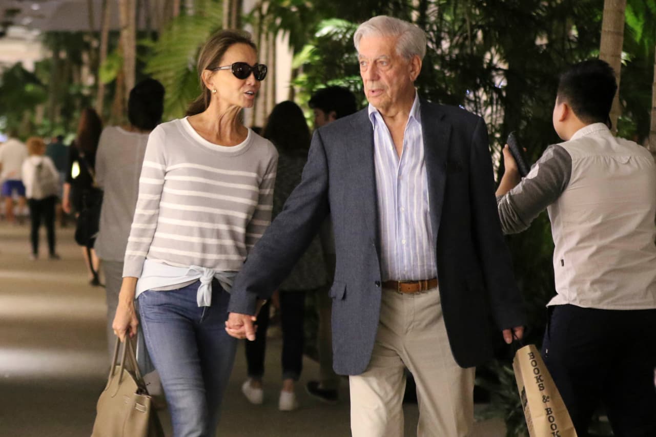 Isabel Preysler y Mario Vargas Llosa están súper enamorados.