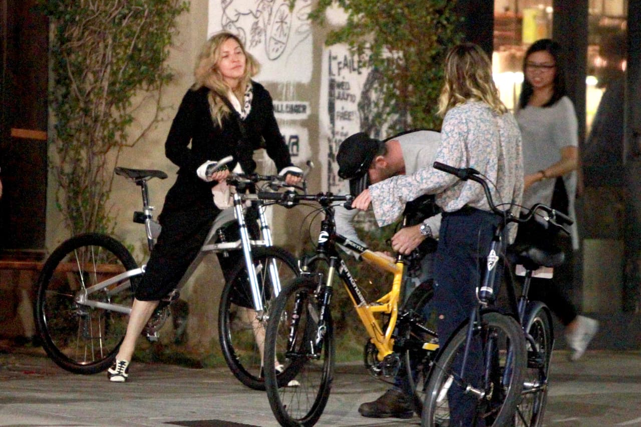 Desde chiquito, él acompañaba a su mamá en las alfombras de algunos eventos.