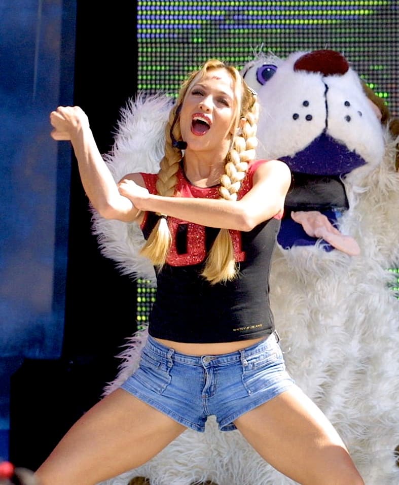 "La verdad sí extraño, pero el ser humano siempre tiene etapas y hay que disfrutarlas todas. La gente nos sigue recordando. Yo creo que lo que más extraño es el público infantil, porque son auténticos y espontáneos”.