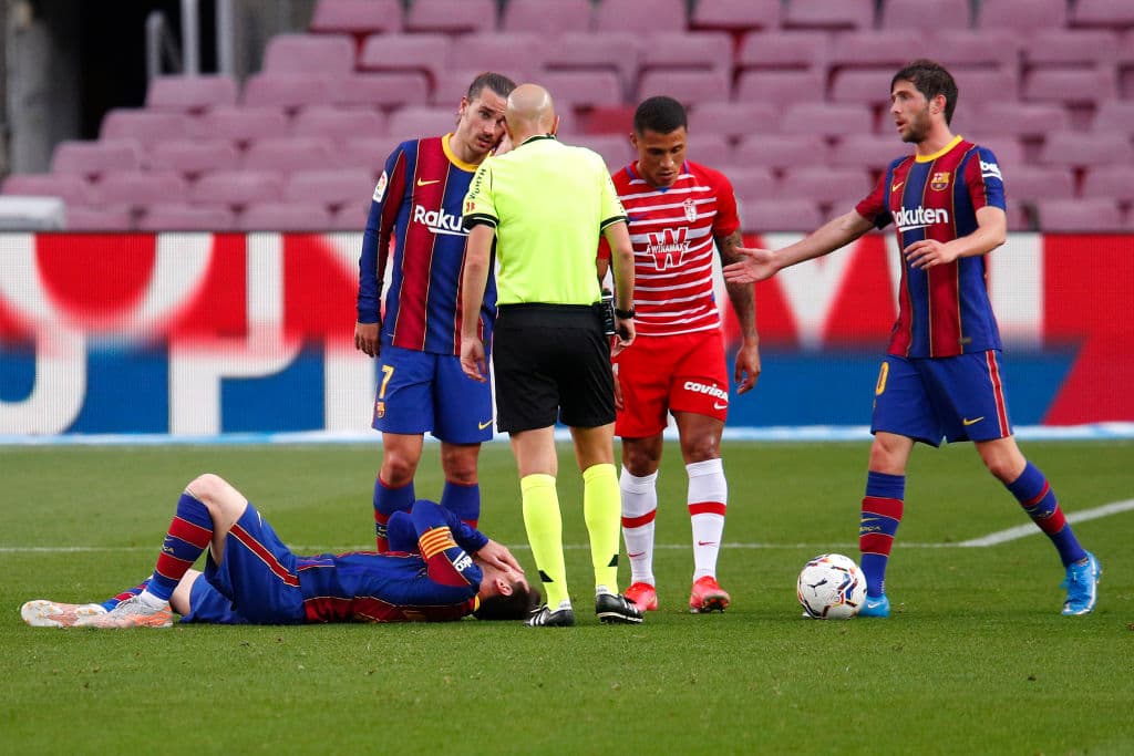 Los goles de Darwin Machís (63') y Jorge Molina (79') confirman la voltereta del 1-2 del Granada sobre el Barcelona y la pelea por el título de La Liga se pone color de hormiga.