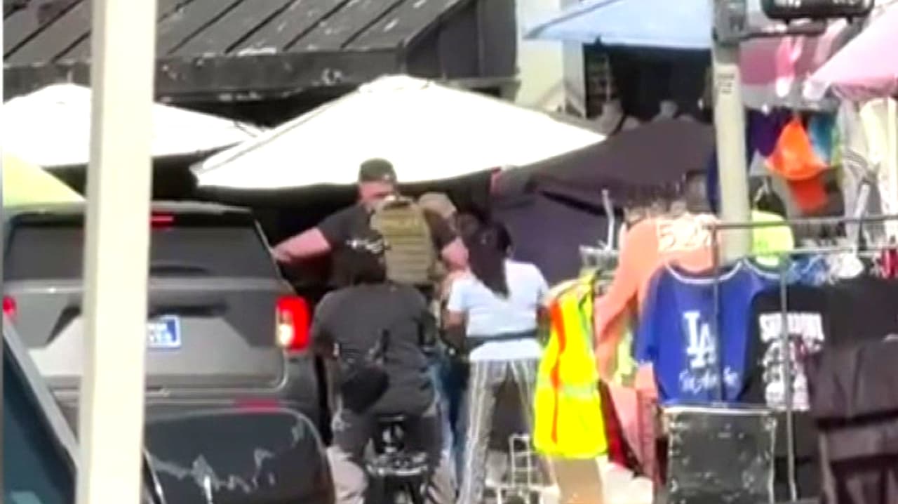 ICE realiza operativo en “Los Callejones”: Reportan a un vendedor ambulante es detenido