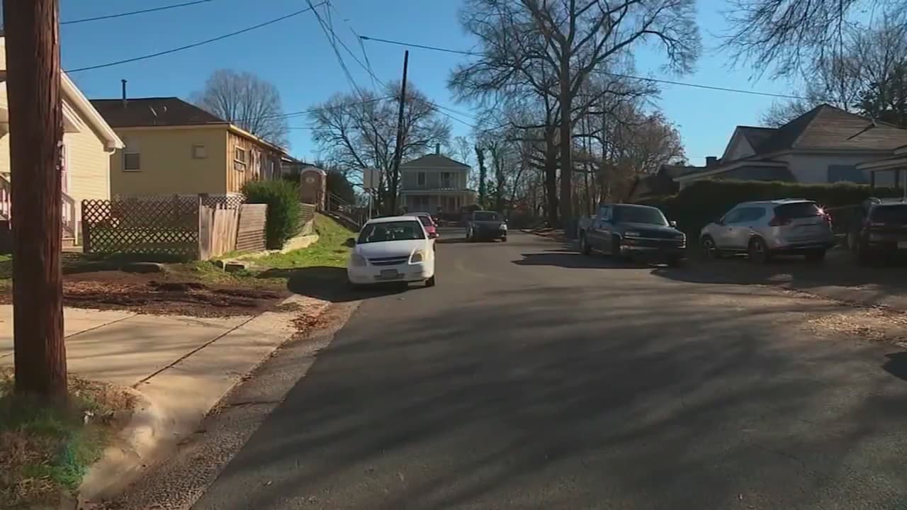 Matan a sujeto dentro de su vehículo en Durham 