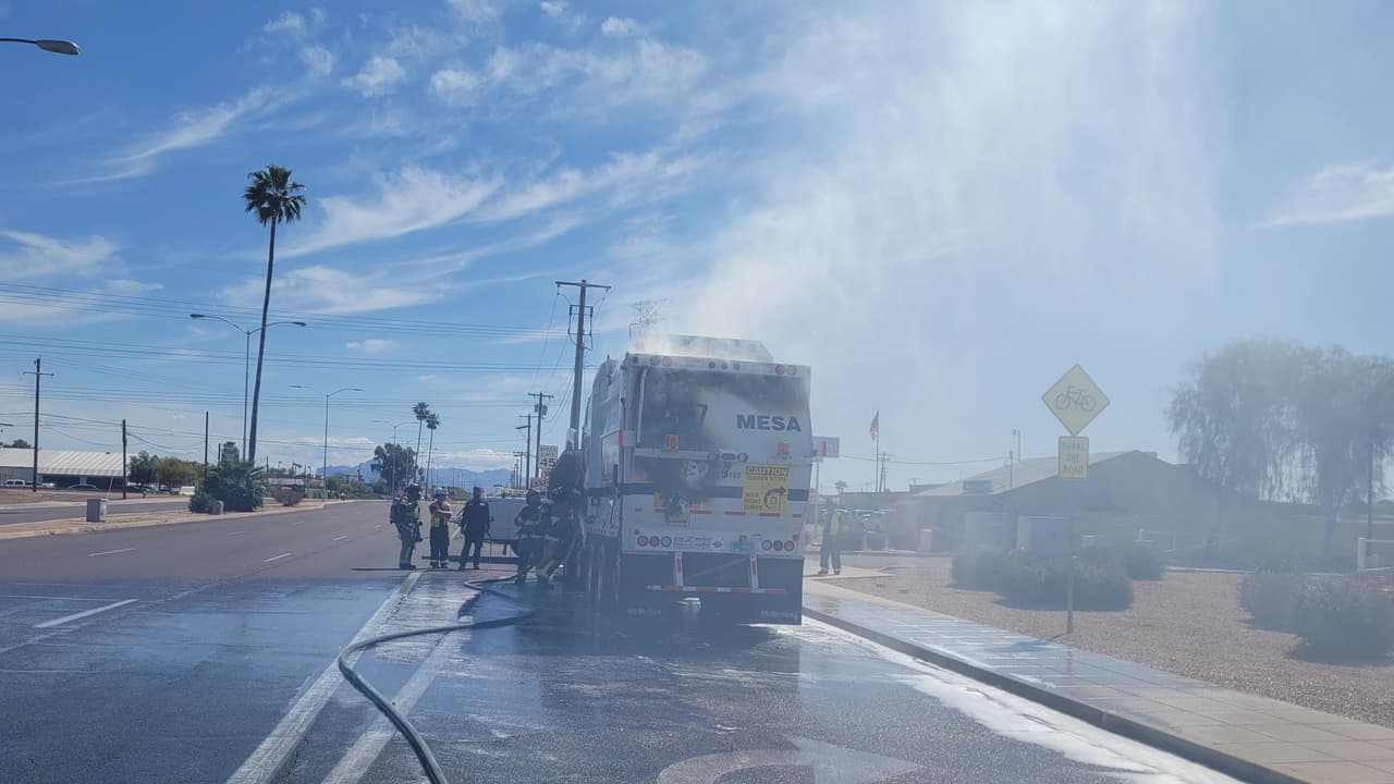 Cuidado con lo que tira en la basura, advierten de incremento de incendios en los camiones recolectores