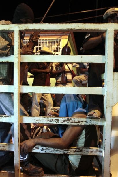 El secretario de Gobernación, Miguel Ángel Osorio Chong, informó que autodefensas de la Costa Chica de Guerrero tienen en mente integrarse a las Policías Comunitaria ya establecidas, así como capacitarse para también desempeñarse como Ministerios Públicos.