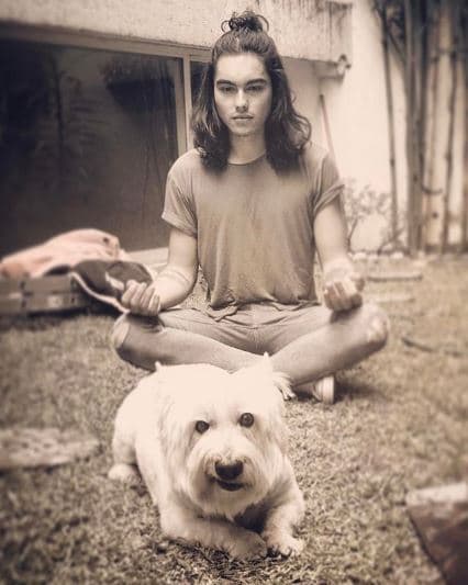 "[...] Cero fiesta y cero amigos, más bien yo me encerré, yo estaba como en lo mío y no quería saber nada de nada, de nadie, pero pues ya...", dijo Sergio Mayer Mori.