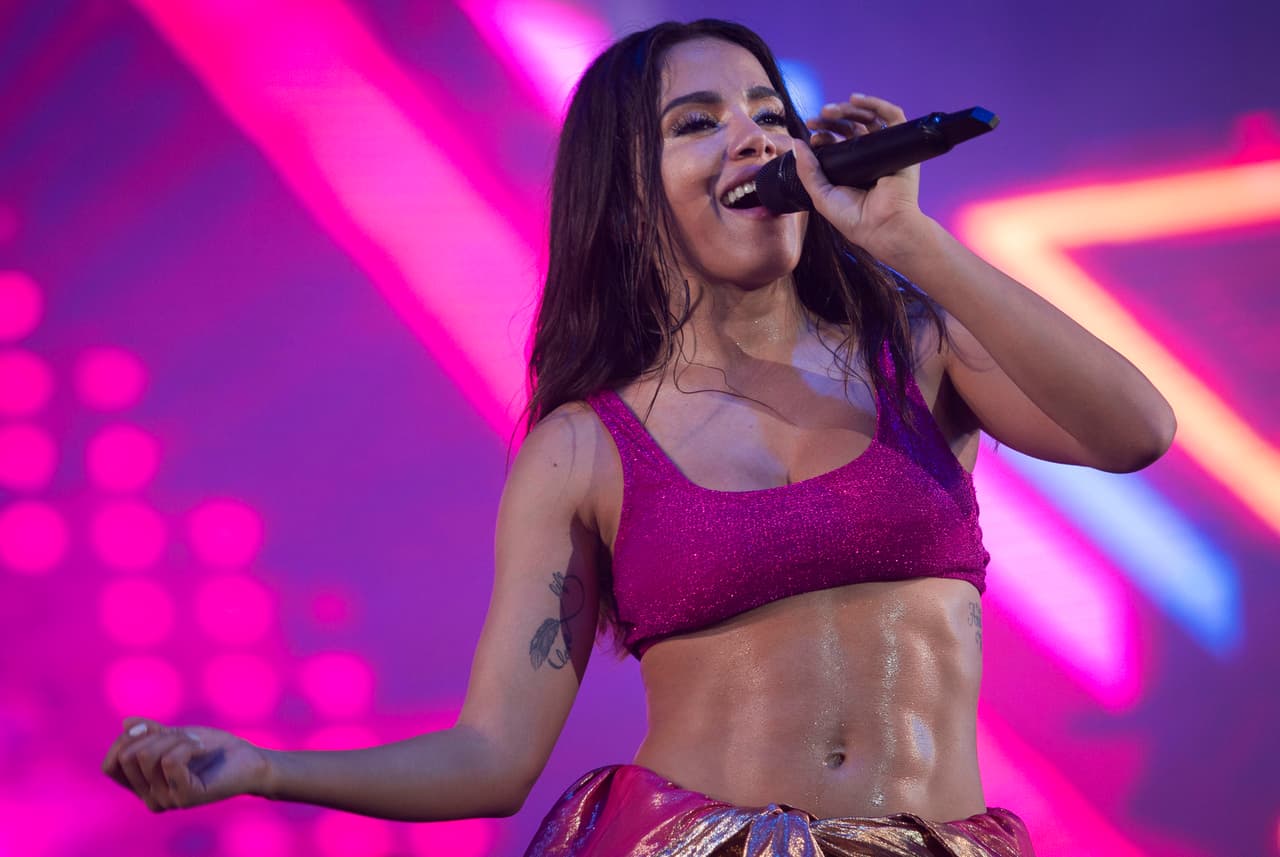 <b>Anitta</b>
<br>Nominaciones 4:
<br>Urbano - Colaboración Del Año: ‘Machika’ J Balvin Ft. Anitta & Jeon
<br>Urbano - Artista Femenino Del Año
<br>Artista Revelación
<br>Artista Social Del Año