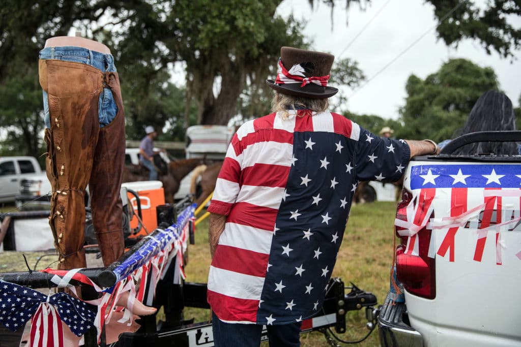 La vestimenta fue sin duda, uno de los elementos clave que dieron mayor identidad al evento. Pobladores lucieron sus mejores prendas con los motivos de la bandera estadounidense.
<br>