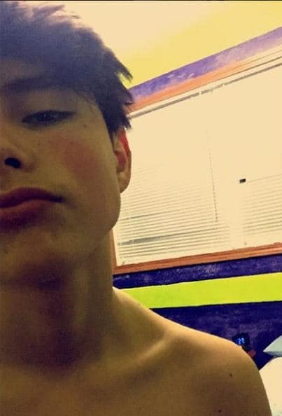 Poco a poco Edward se prepara para entregar lo mejor en sus presentaciones.