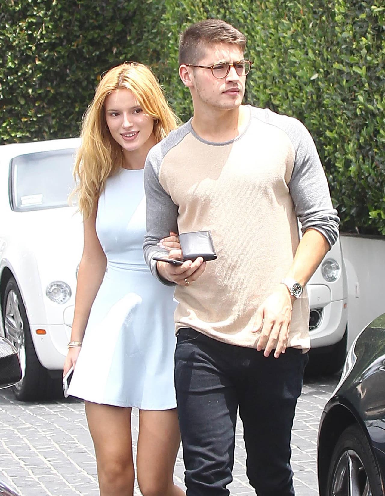 La actriz de raíces cubanas lució radiante al salir a comer con su novio.