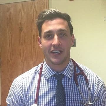 Mike trabaja como residente en un hospital de Nueva York.