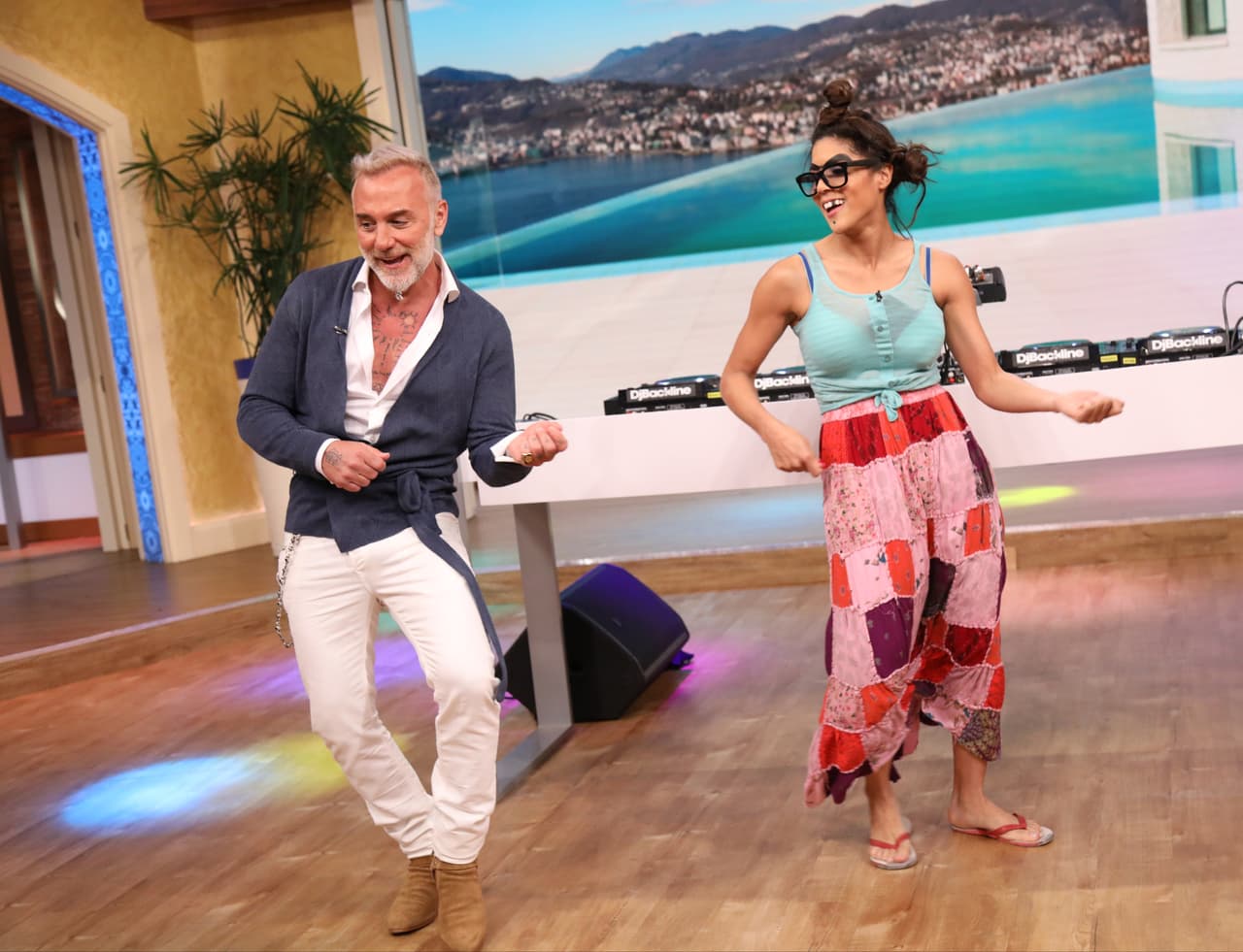 Seguramente muy pronto la veremos acompañándolo en uno de sus viajes.