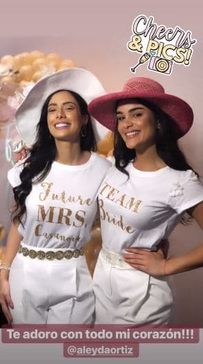 Desde luego, sus amigas no dejaron pasar la oportunidad de compartir imágenes de esta fiesta, como Clarissa Molina.