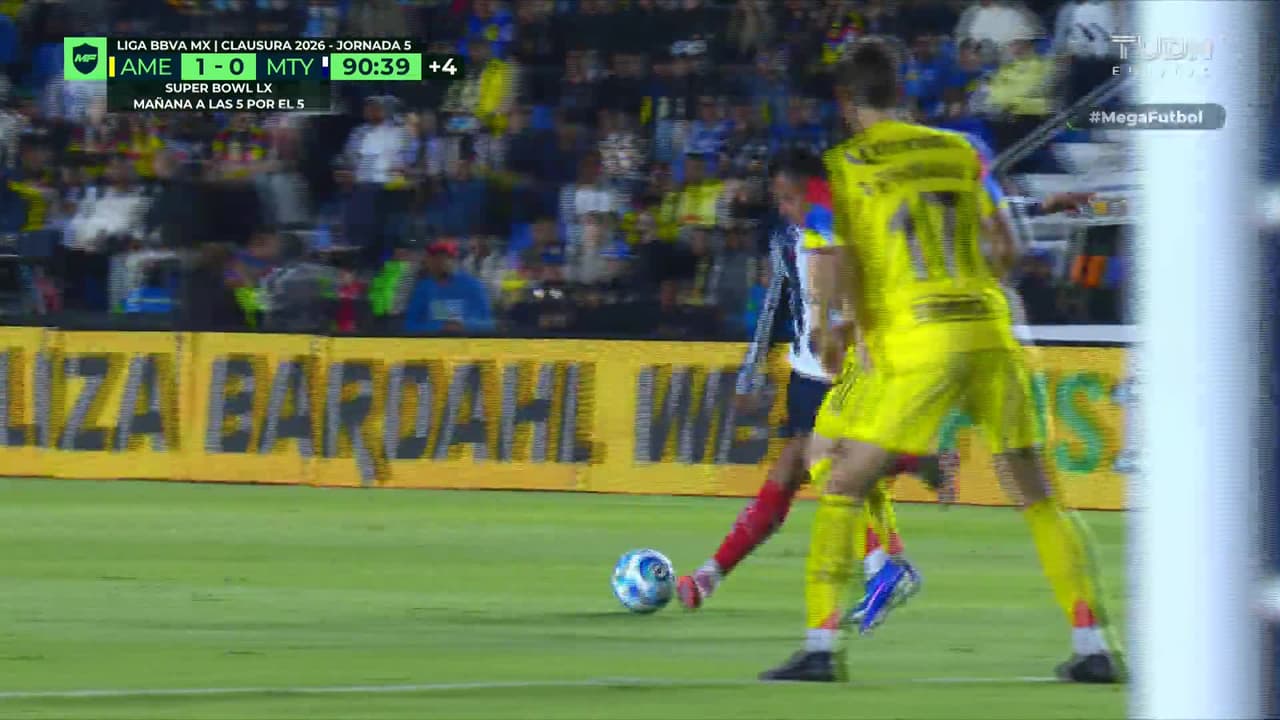 ¡TIRO ATAJADO! disparo por Roberto de la Rosa.