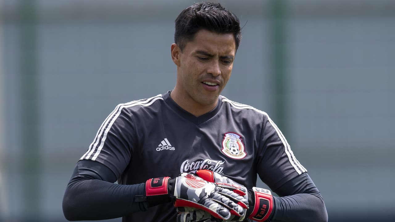 Talavera es baja en el Tri; Acevedo tendrá debut como titular
