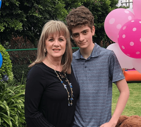 El jovencito se ha convertido en la verdadera razón de vivir de Erika Buenfil.