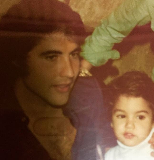 Jaime Camil vivió junto a su mamá durante su infancia y, cuando cumplió 12 años, comenzó a convivir mucho más con su padre.