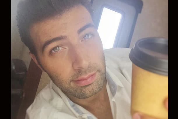 Cuando las jornadas de trabajo también son largas, Jencarlos Canela se consiente así.