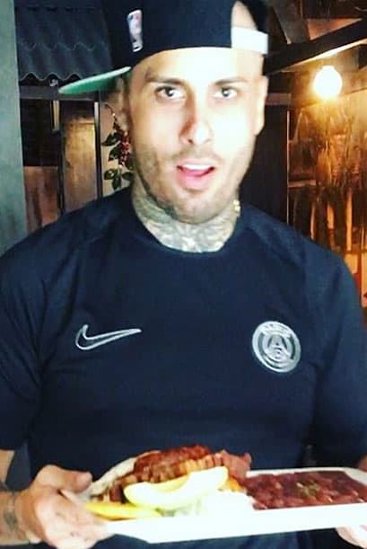 ¡Provechito Nicky Jam! Se nota que el cantante es de buen apetito.