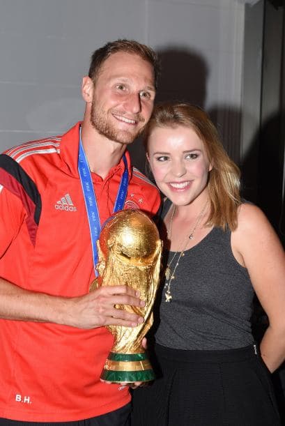 Benedikt Howedes y su novia Lisa Wesseler.