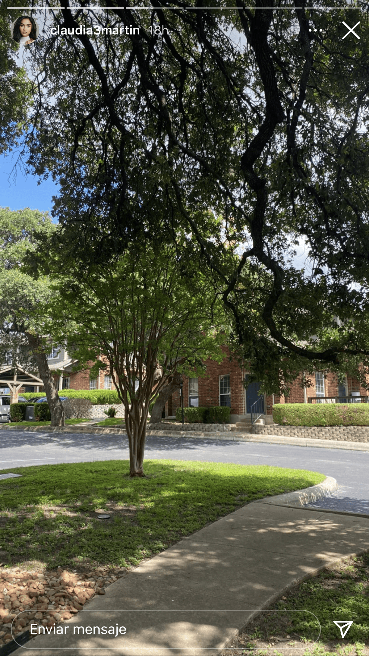 Hasta ahora no ha mencionado el lugar en donde se encuentra, pero desde el sábado 12 colgó en sus historias imágenes como esta.
<br>