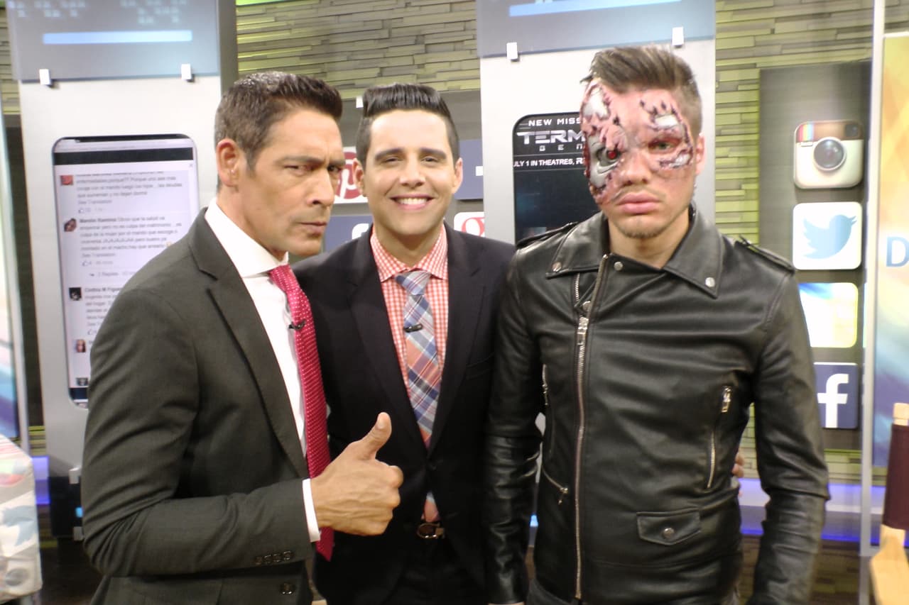 Johnny y Alejandro dando su visto bueno a tan espectacular trabajo.