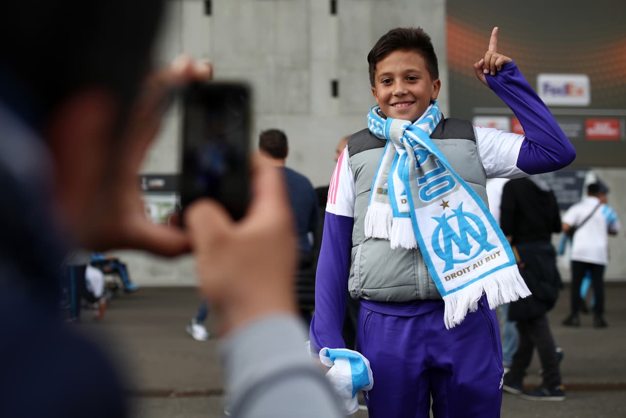 Los aficionados del Atlético de Madrid y Marsella se tomaron las calles de Lyon desde muy temprano, este miércoles, en la previa de la gran final de la UEFA Europa League. Gran ambiente en la ciudad francesa en donde el título estará en juego.