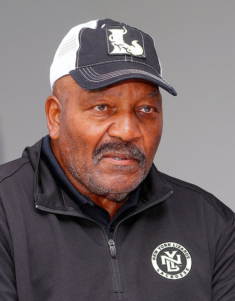 En ese mismo año decidió iniciar su carrera como actor y estuvo activo hasta 2010. A partir de 1980 Brown se enfocó en la televisión y apareció en ‘Mars Attacks’ (1996), ‘Sucker Free City’ (2004) y ‘Any Given Sunday’ (1999).
<br>