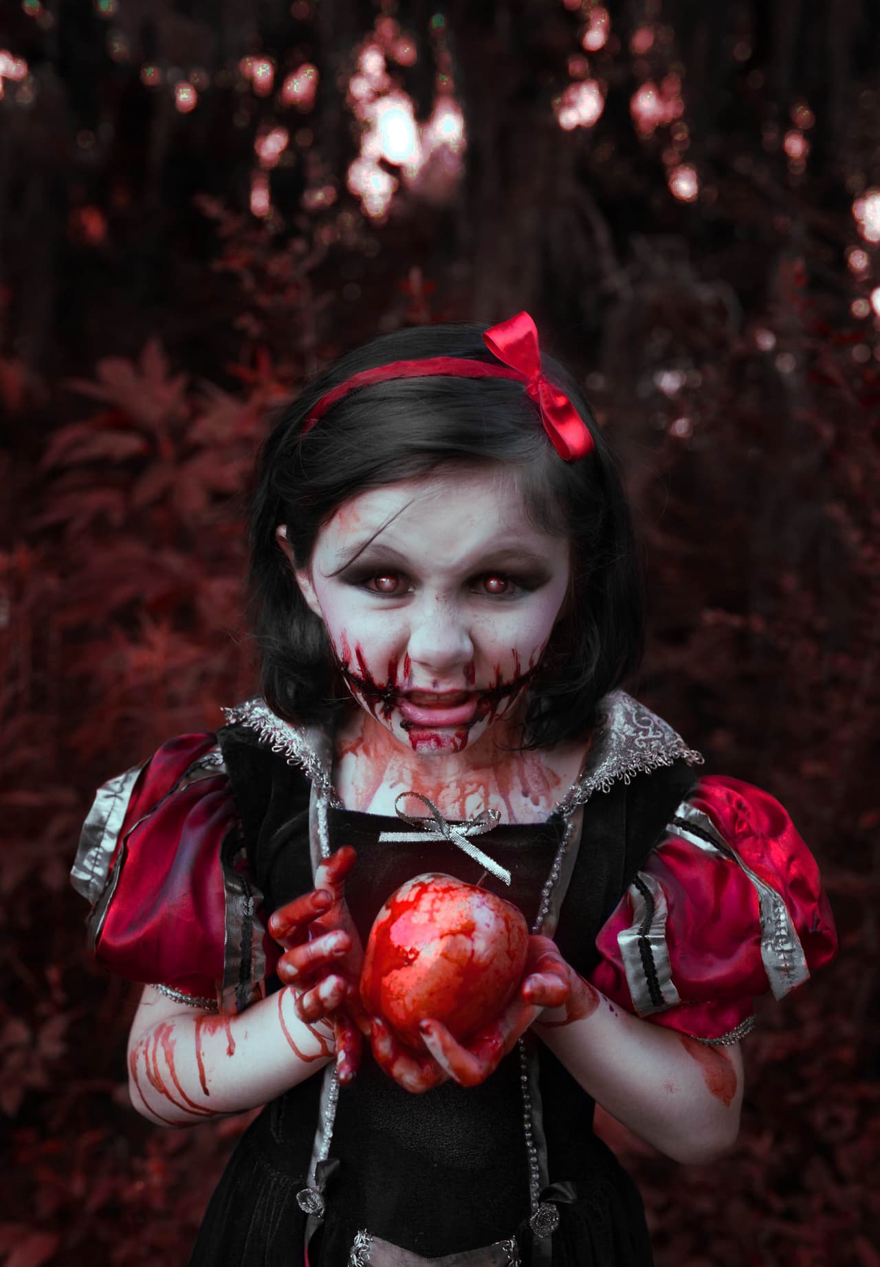 En la serie usó extravagante maquillaje, disfraces y accesorios.